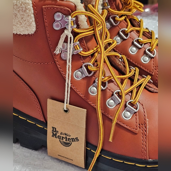 Dr. Martens Burnt Orange Shearling Lined Leather Combat Boots Size 7 - Picture 5 of 16